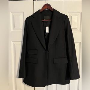 NWT Banana Republic blazer. Size 6. Matching pants in a size 8 available.